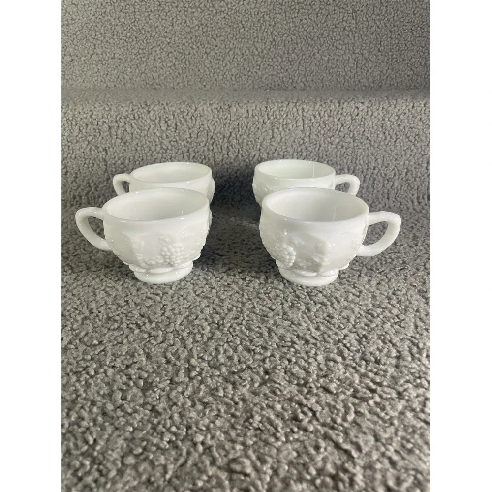 Set Of 4 Vintage Westmoreland Fruits‎ White Milk Glass Footed Punch Cups